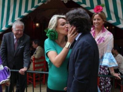 Numerosos personajes conocidos en Feria de Sevilla 2012