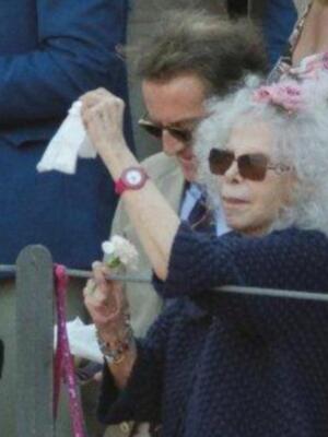 La duquesa de Alba reanuda su vida en Sevilla tras la luna de miel