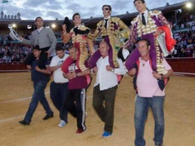 La duquesa de Alba reanuda su vida en Sevilla tras la luna de miel