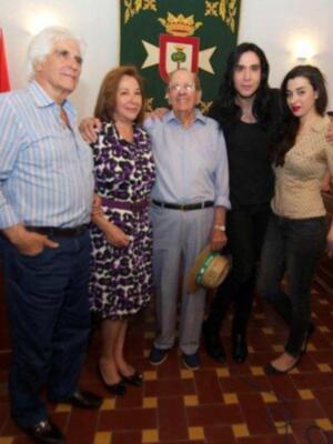 El cantante y periodista Mario Vaquerizo "pregonó" la Feria de Lora del Río en la noche del miércoles 30 de mayo