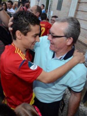 Jesús Navas, recibido como un héroe en su pueblo, Los Palacios