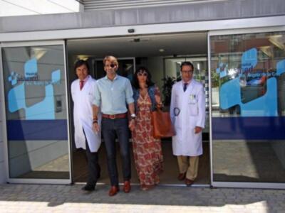 El diestro Juan José Padilla recibe el alta en el Hospital Viamed Santa Ángela de la Cruz de Sevilla