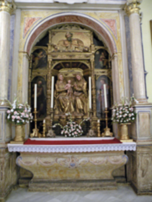 Retablo de Santa Ana del Siglo XVI en la parroquia de Alcalá del Río.