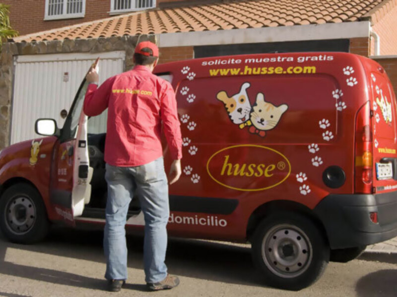 Husse ofrece un autoempleo con la única franquicia en España de reparto a domicilio gratuito de comida para mascotas