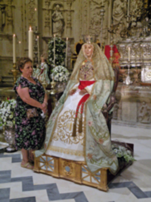 La Virgen de los Reyes patrona de la Archidiócesis de Sevilla, ha regresado a la capilla Real. 