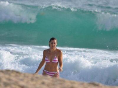 Raquel Revuelta disfruta en bikini de las playas de Cádiz, en plena forma física