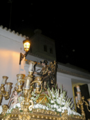 Sevilla.En la villa de Alcalá del Río (Sevilla), se celebró la procesión de subida del Santo Patrón San Gregorio de Osset