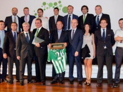 Carlos Herrera y Curro Romero ejercen de béticos 