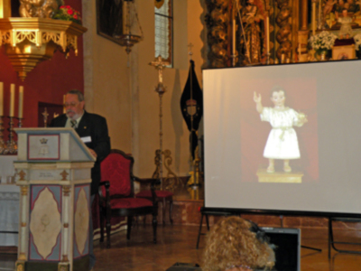 Provincia.D. Fernando Rodríguez- Solís exalto con su audiovisual, las anécdotas y curiosidades de las Hermandades del Dulce nombre del niño Jesús en Alcalá del Río.