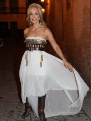 Luis Alfonso de Borbón y su esposa Margarita Vargas, padrinos de la magnifica fiesta de la revista Escaparate en Sevilla