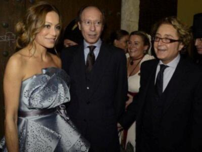 Luis Alfonso de Borbón y su esposa padrinos de la magnifica fiesta aniversario de la revista Escaparate en Sevilla