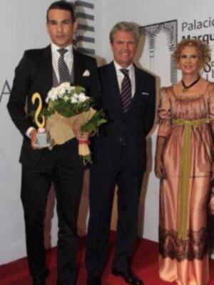 Luis Alfonso de Borbón y su esposa padrinos de la magnifica fiesta aniversario de la revista Escaparate en Sevilla