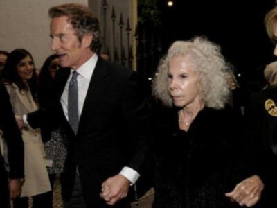 Los duques de Alba, Naty Abascal, Ana María Abascal y Alejandra Ortiz Osborne y su marido Joaquín Buendía, en el estreno de placido domingo en la maestranza
