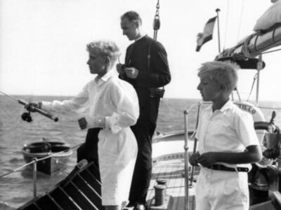 Los duques de Alba asisten a la presentación de  la biografía del rey