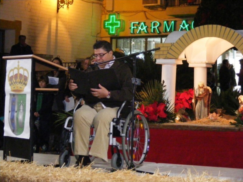 El sexto Mercado Medieval y Navideño de Gines comenzó  este viernes con un emotivo pregón de El Mani 
