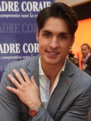 Elena Tablada, Elisabeth Reyes y María José Suárez donan sus prendas más queridas para una subasta benéfica