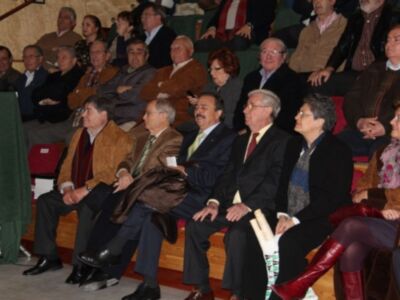 Jugadores, técnicos, árbitros de varias décadas balonmano del sevillano se reunieron en Antares