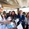 Niña Pastori Cartero Real emisario de los Reyes Magos en Hospital Infantil de Sevilla
