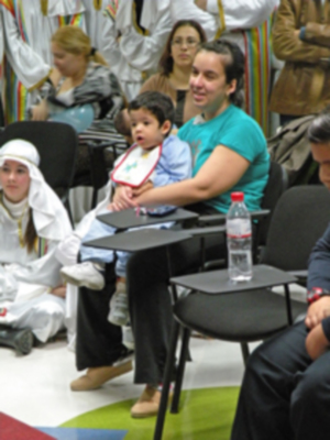 El cartero Real de las Hermandades de víspera visito el Hospital Macarena