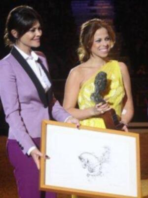 Alfonso Díez ejerce de duque de alba y entrega premio a Bo Derek