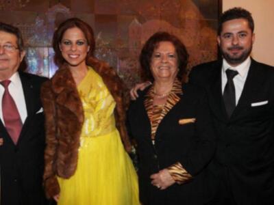 Alfonso Díez ejerce de duque de alba y entrega premio a Bo Derek