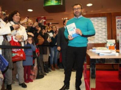 Jorge Javier Vázquez, increíble recibimiento en Sevilla