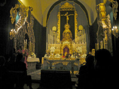 Provincia. Altar y culto de la Novena en honor de María. Stma. de las Angustias Coronada de la Hermandad de la Vera-cruz de Alcalá del Río