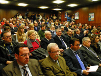 El cartel de la Semana Santa sevillana 2013 atrapado en una pintura