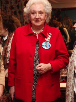 La Infanta Pilar inaugura el rastrillo en Sevilla ante la ausencia de la duquesa de Alba