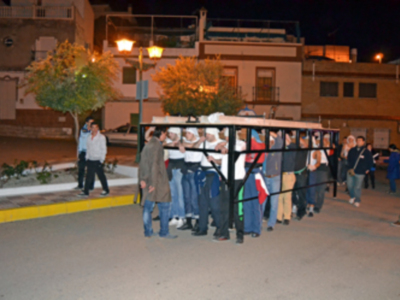 La cuadrilla del paso del Nazareno de Alcalá del Río hizo su último ensayo.