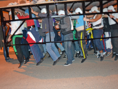 La cuadrilla del paso del Nazareno de Alcalá del Río hizo su último ensayo.