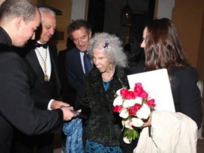 La duquesa de Alba, presidenta de honor de la fundación real academia de medicina y cirugía de Sevilla