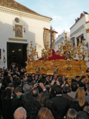 Esplendor de Jueves Santo en la Hermandad de la Vera-cruz de Alcalá del Río