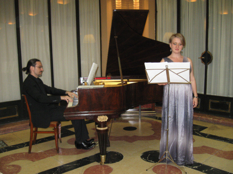 El pianista Ángel Cabrera y la soprano Urszula Bardłowska actuaron en el Real Círculo de Labradores