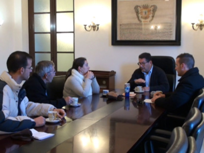 El Ayuntamiento de Chipiona y la Asociación Caepionis acuerdan reivindicar un uso cultural para el Faro de Chipiona 