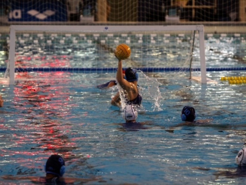Huérfano estreno de año de las chicas del Club Waterpolo Dos Hermanas