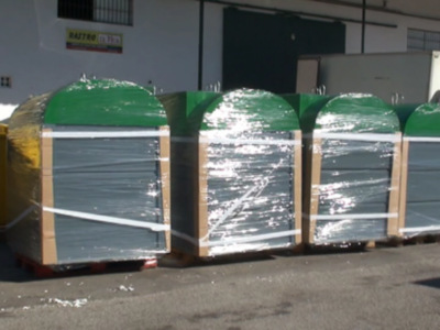Chipiona incorpora los diez modernos contenedores en superficie con el triple de capacidad que los existentes hasta ahora  