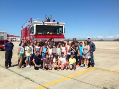Los 18 alumnos con mejores notas en inglés finalizan su programa de actividades con la visita a la Base Naval de Rota