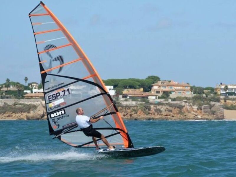 Fernando Martínez del Cerro renueva título nacional de Fórmula Windsurfing