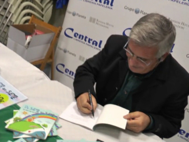 Sebastián Tirado hace realidad su último proyecto literario, un libro de cuentos