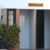 Javier Díaz afirma que los nuevos aseos creados en la Plaza de Abastos permitirán la apertura de los puestos exteriores(Chipiona) 