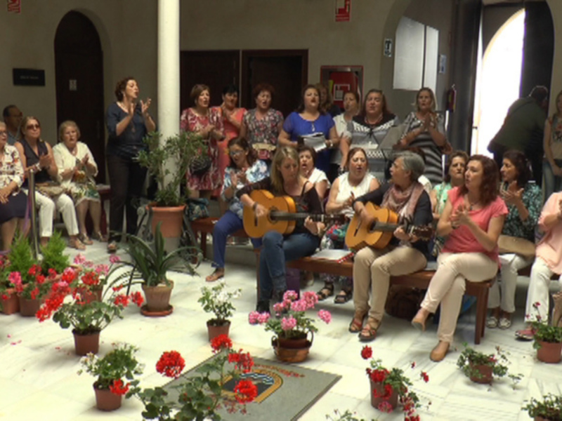 Entregados los premios del concurso de patios y cruces de mayo 2015(Chipiona) 