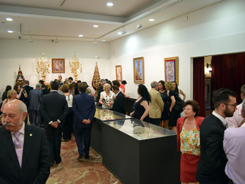 Sevilla.Clausurado la exposición ?Un Rosario de fe y cuatro siglo de historia de Mairena del Aljarafe en el Mercantil ?de Sevilla.