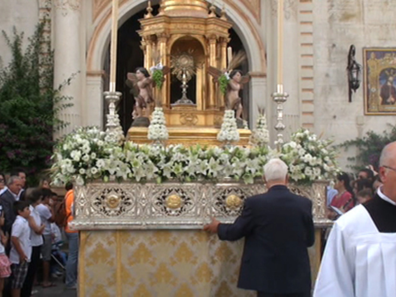 Mucha participación ciudadana en la festividad del Corpus Christi(Chipiona) 