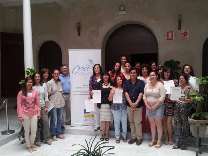 17 vecinas de Chipiona culminan su formación en Operaciones básicas de cocina incluida en el plan Crece Empleo