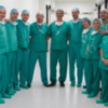 Médicos europeos viajan a Sevilla para formarse en técnicas artroscópicas en el Servicio de Traumatología del Hospital Viamed Santa Ángela de la Cruz