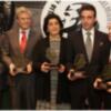 Enrique Ponce recibe el Premio Juan Belmonte junto a Espartaco por sus 25 años en los ruedos