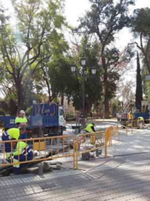 El Ayuntamiento de Sevilla realiza obras en Puerta Jerez