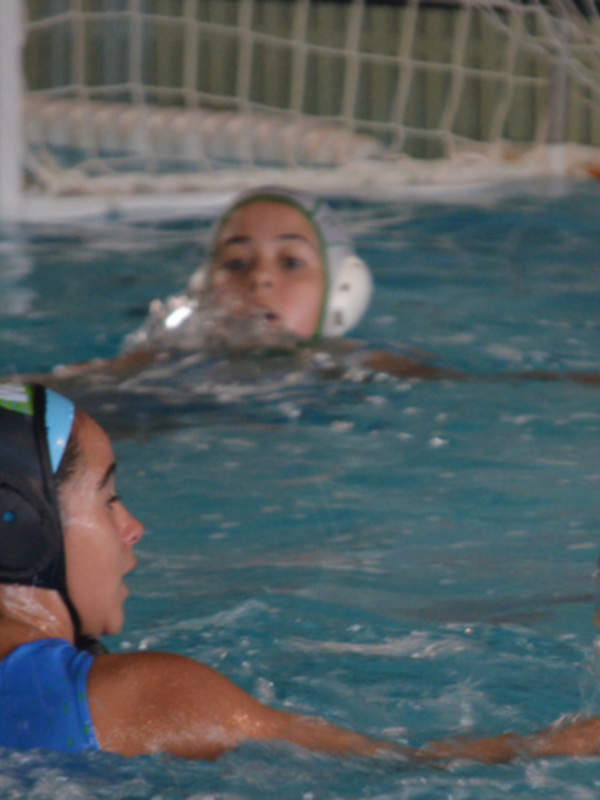 El C.W. Dos Hermanas-EMASESA da el primer paso hacia la final de la Liga Andaluza femenina