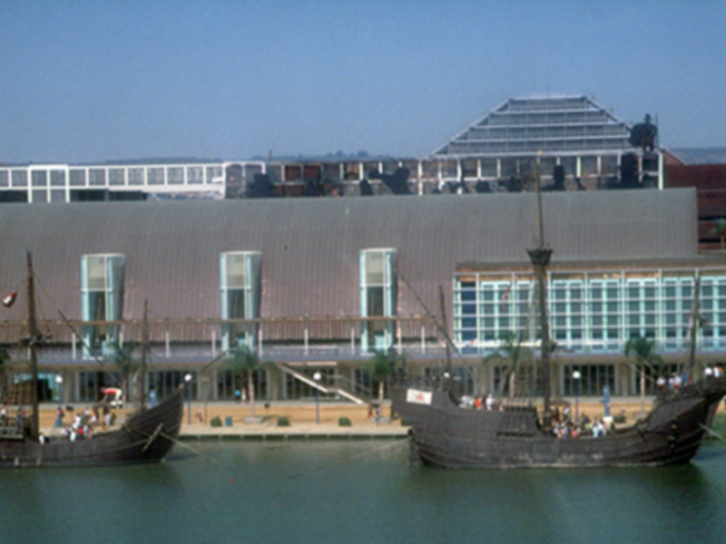 Pabellones y edificios de la Exposición Universal  (1992) existentes en 2016 en el Camino de Los Descubrimientos.